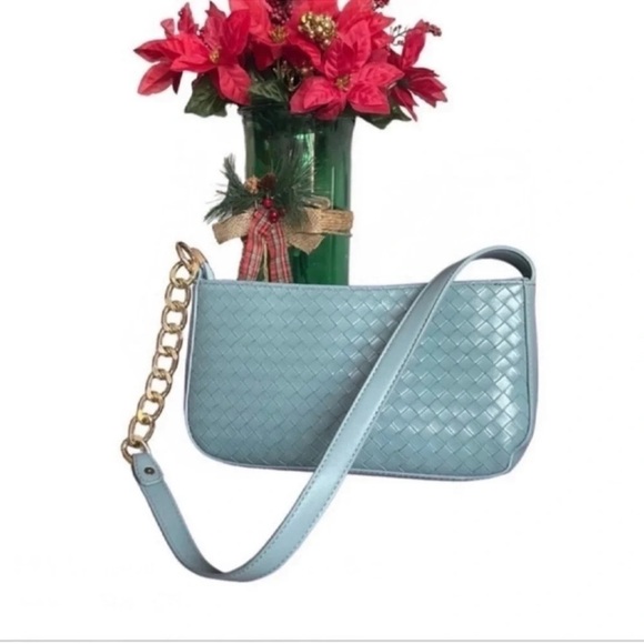 MW Shoulder Bag with Gold Chain Faux Leather - Picture 12 of 13